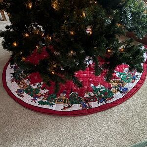 Festive vintage heirloom quilted Red Christmas Tree Skirt